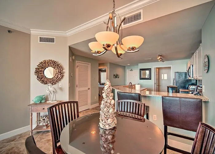 Waterfront Escape W/ Amenities! Holiday home